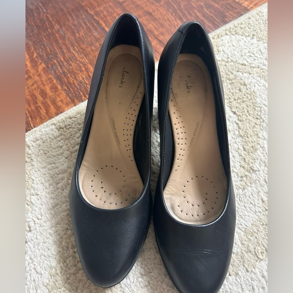 Freyas 84 Clarks Black Pumps